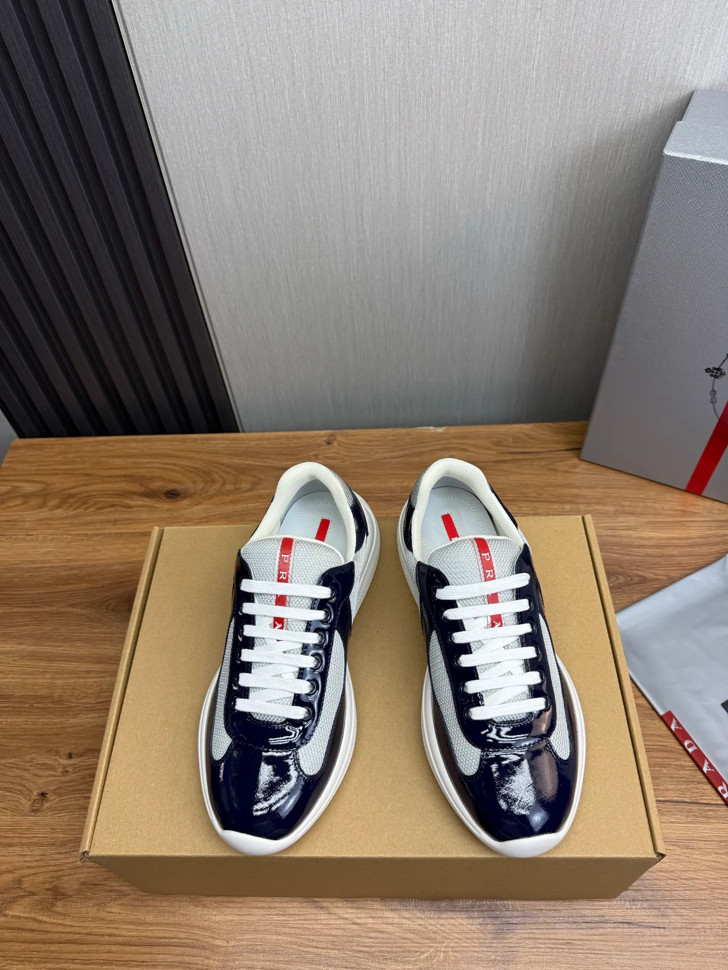 Men's shoes 640💰 [PRADA] Hot selling items🔥Must be recommended every day~~ Official website synchronized, 1:1 high quality shipments✔️ Imported cowhide fabric, rubber material + cowhide lining, original bottom, high-end airplane box packaging🎁 38-45 (38.45 custom-made, non-returnable)